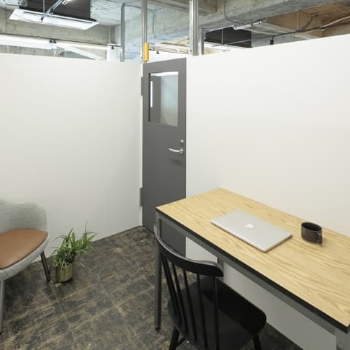 リノベーションしてオフィスを持つ